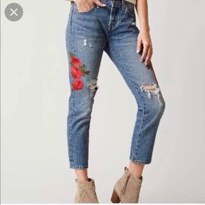 LEVI’S 501T FLOR EMBROIDERED JEANS